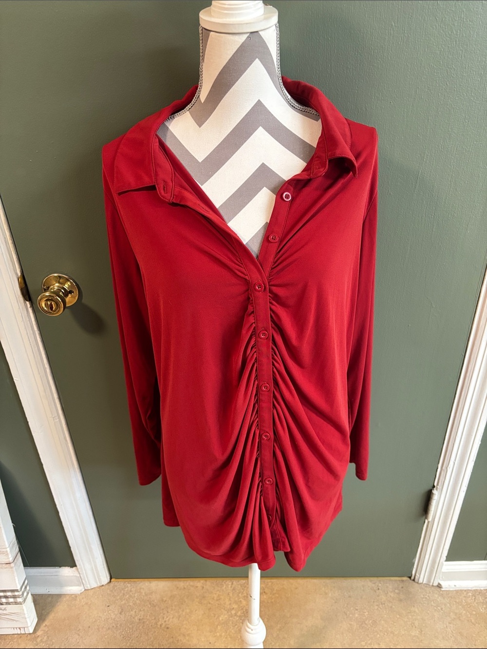 Women’s Deep Red Ruched Button-Front Top